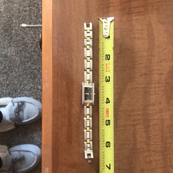 Gently used ladies pulsar watch - Picture 7 of 7